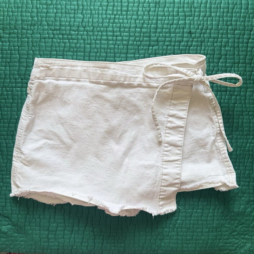 NEW Madden NYC Asymmetrical Wrap White Ivory Denim Skort, Size M Y2K Trendy